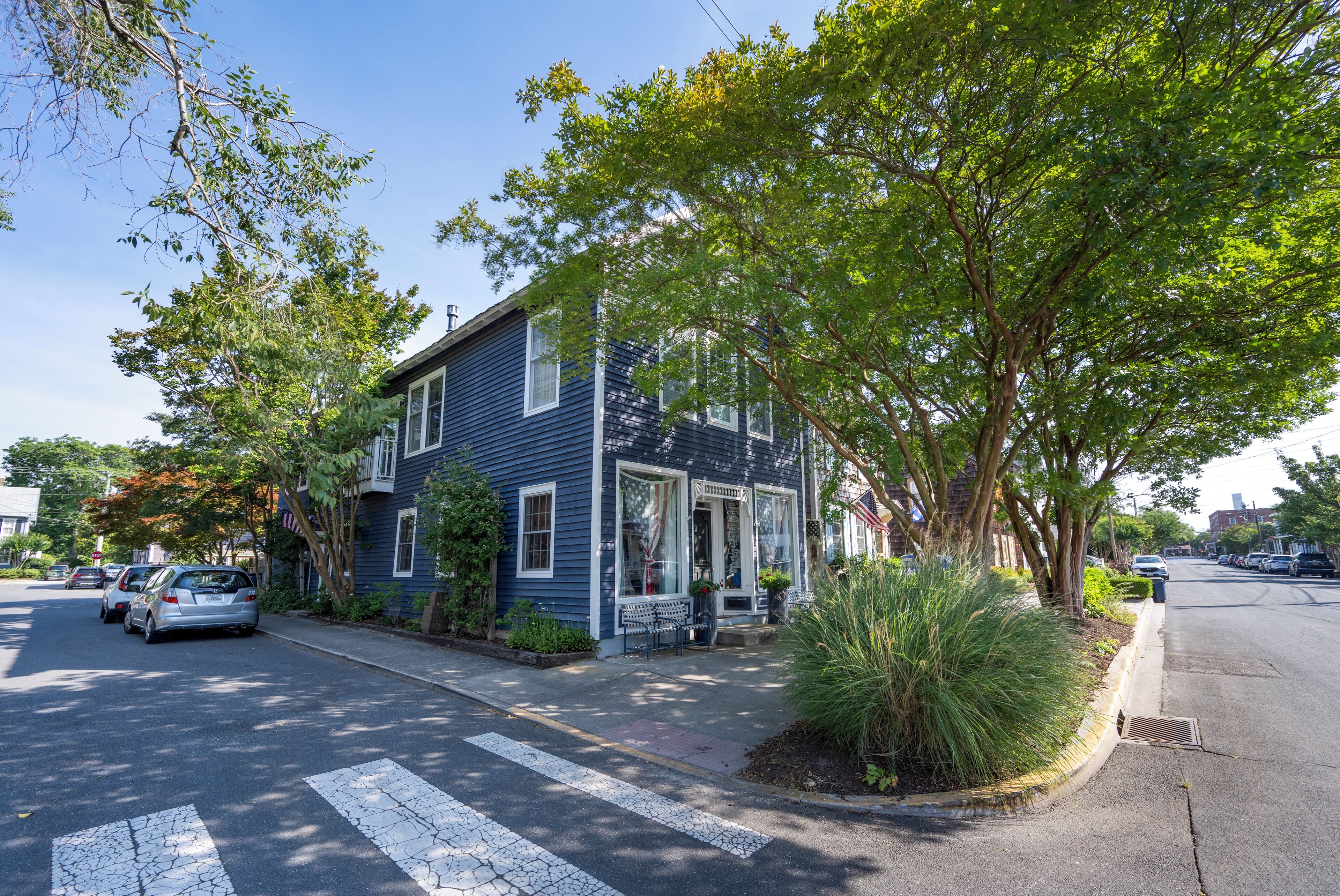 328 Market St - in-town Historic Lewes with oodles of charm!