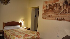 Unclassified image, 4 of 9, button - Andenes de Alabado (Cusco)