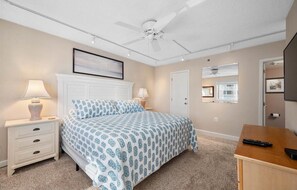 2 bedrooms, free WiFi, bed sheets - Updated 2 BR 2 BA with Indoor Pool in Ocean Front Building (Ocean City)
