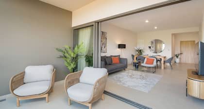 The Luxury Verdant Garden Hotel