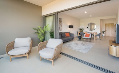 The Luxury Verdant Garden Hotel