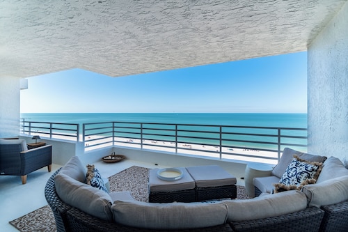 Beachfront Bliss: Charming 2-Bedroom South End Condo at Somerset Condominium