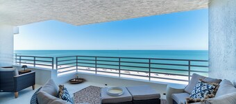Beachfront Bliss: Charming 2-Bedroom South End Condo at Somerset Condominium