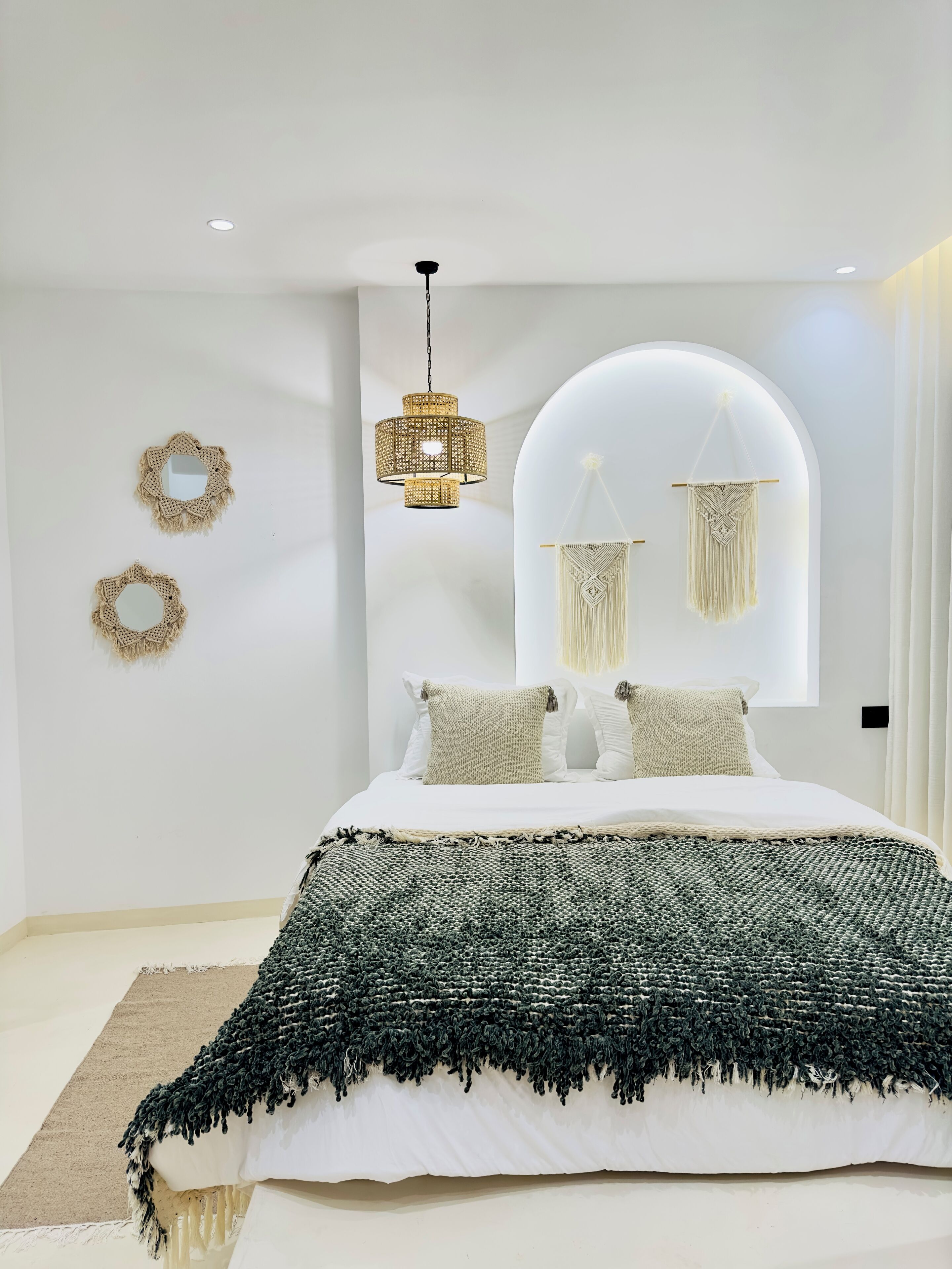 3 bedrooms, iron/ironing board, WiFi, bed sheets