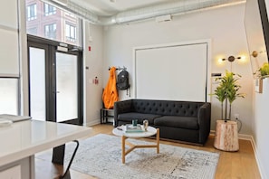 Living area - Sosuite | 1 Bedroom Apt w Shared Roofdeck (Philadelphia)