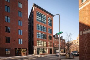 Exterior - Sosuite | 1 Bedroom Apt w Shared Roofdeck (Philadelphia)