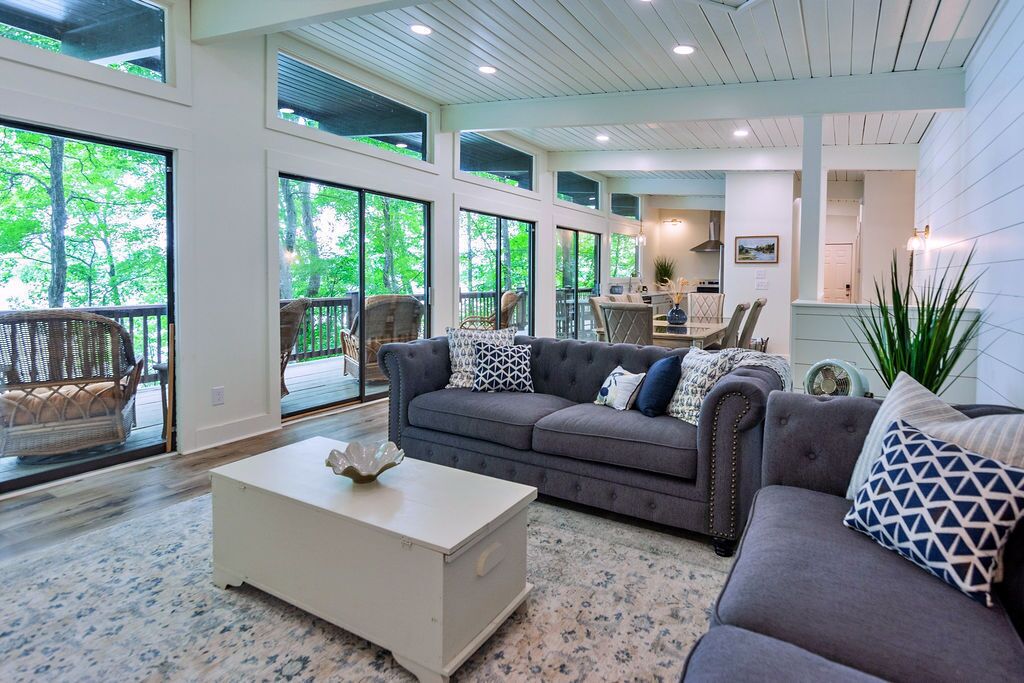 Sunset View Cottage-Waterfront Lakehouse, year-round deep water, Watts Bar Lake!