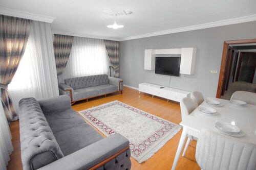 Cozy 3-bedroom apartment in amazing Istanbul with AC, WiFi