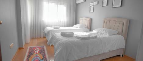 3 bedrooms, iron/ironing board, WiFi