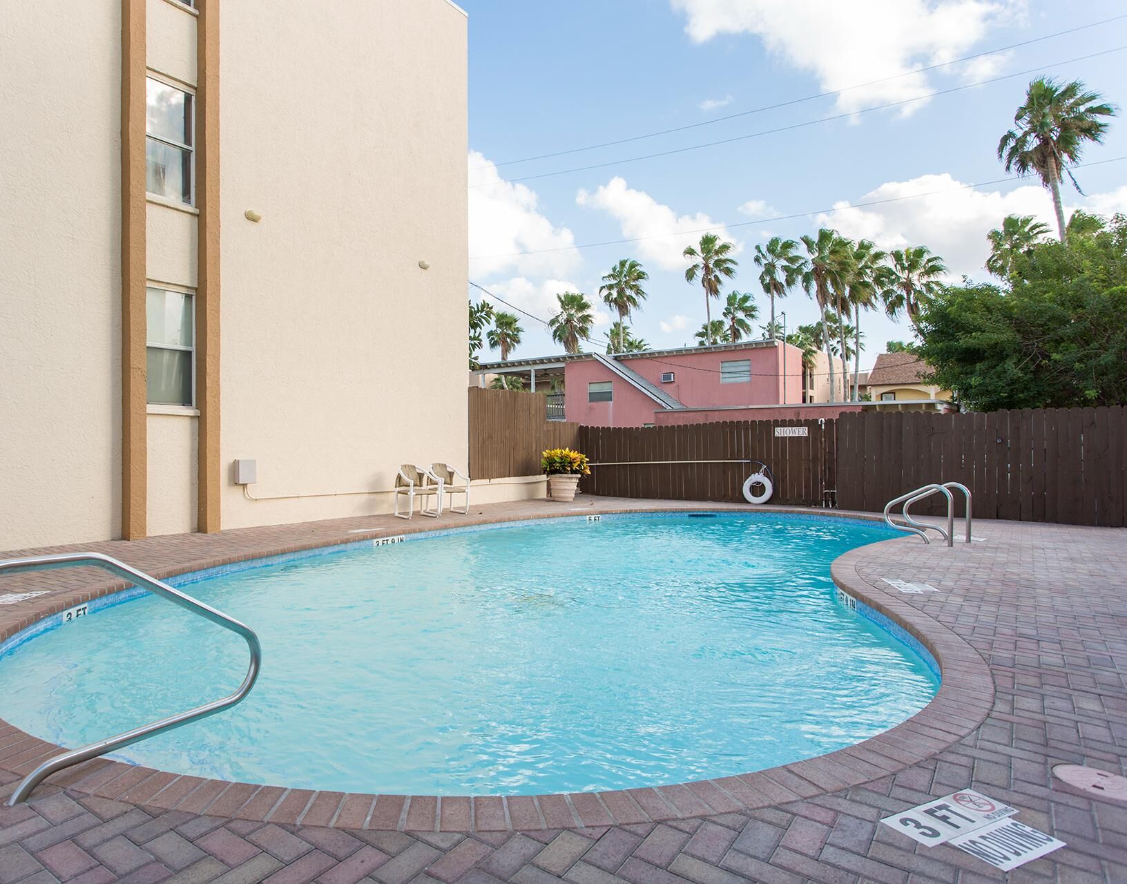 ''Max Walkable Location  * 1st Floor * 2 Patios