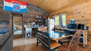 Interior - Hwy 91 Log Cabin — 2BR/2BA, Fireplace, Mtn Views, Sleeps 4 (Leadville)