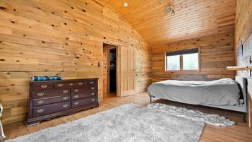 2 bedrooms, travel crib, WiFi, bed sheets