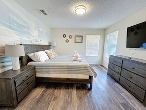 6 bedrooms, iron/ironing board, free WiFi, bed sheets
