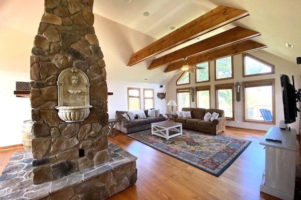 Televisión, chimenea