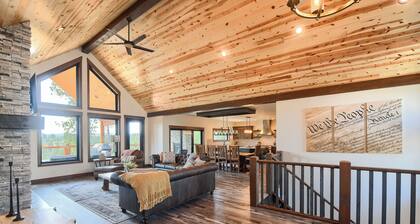 Luxurious 4200+ Sq. Ft. Lodge in Powder House Pass with Amazing Deck Views!