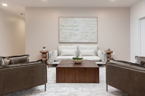 Interior - Boardwalk Hotel on Lake Anna by Kasa (Louisa)