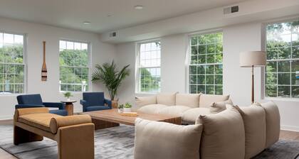 Boardwalk Hotel on Lake Anna by Kasa