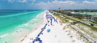 Stellar Beach Views Pool Bikes! Pet Friendly! Fall and Holiday Availability!