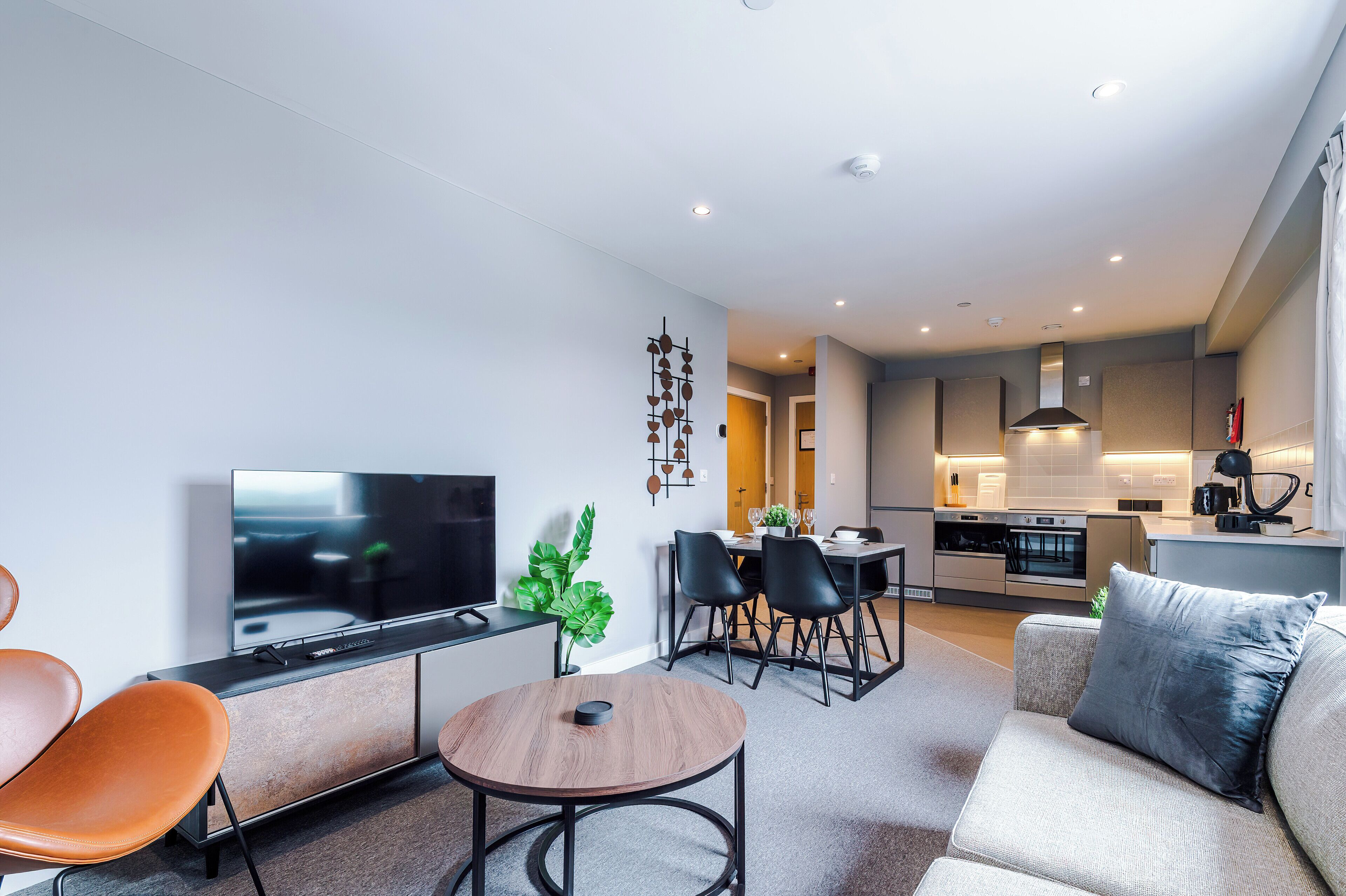 Premium Apartment, 2 Bedrooms, Kitchen, City View | Living area | 40-inch Smart TV with satellite channels, Netflix, streaming services