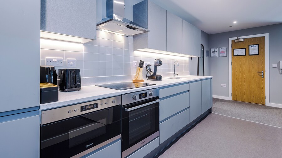 Hilltop Serviced Apartments-Sheffield