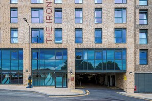 Front of property - Hilltop Serviced Apartments-Sheffield (Sheffield)