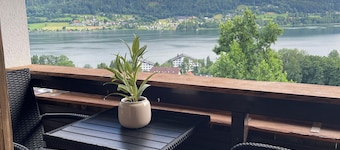 "The Lakeview" HAS EXPANDED: Rooftop Apartment 1. 10% discount from 7 days booking