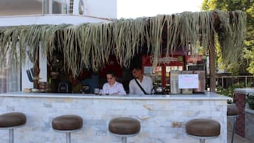 Poolside bar