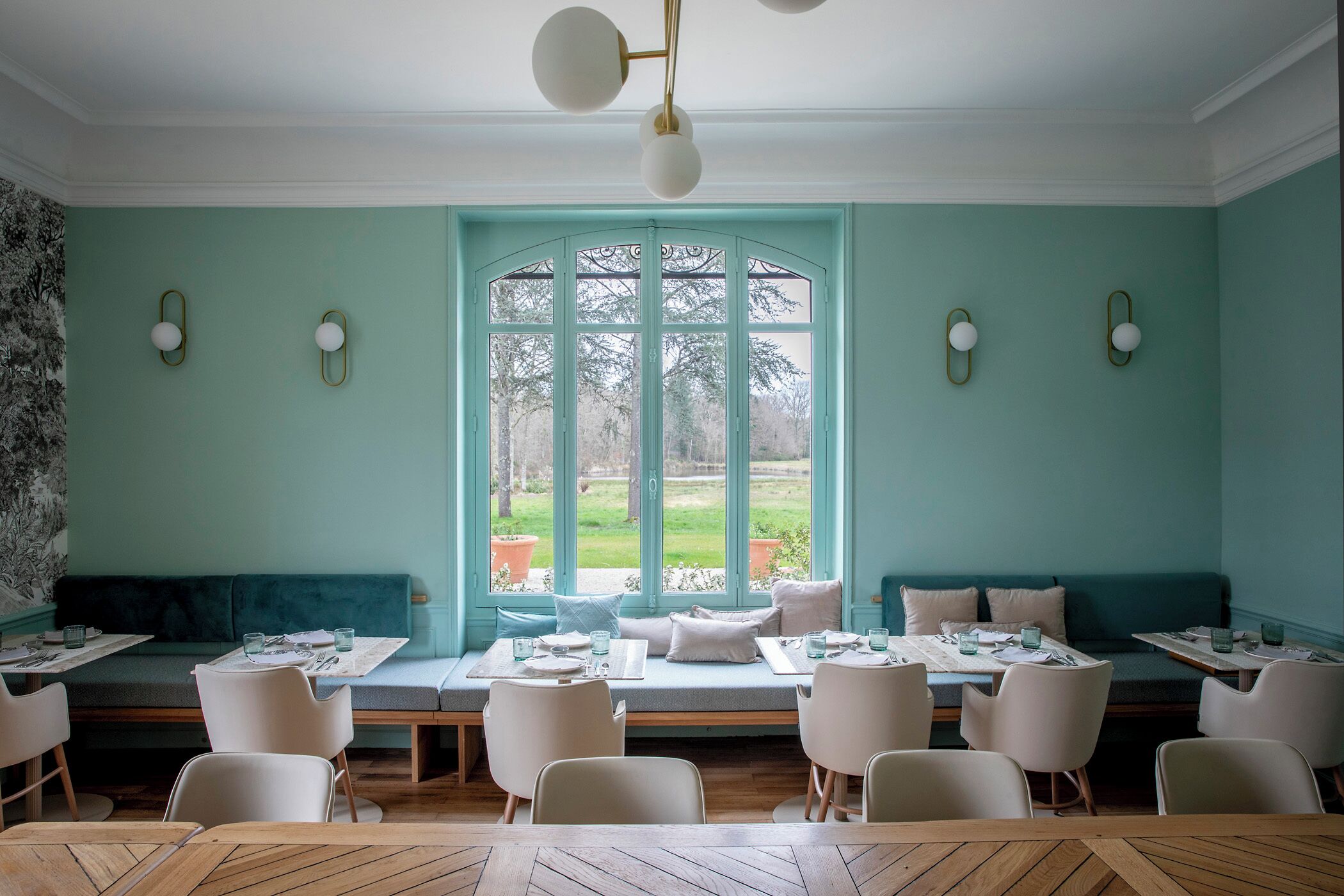 Daily buffet breakfast (EUR 27 per person)