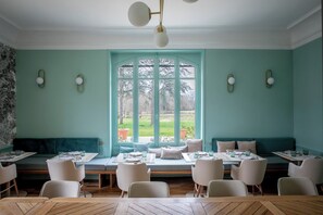 Daily buffet breakfast (EUR 27 per person) - Les Hayes en Sologne (Fontaines-en-Sologne)