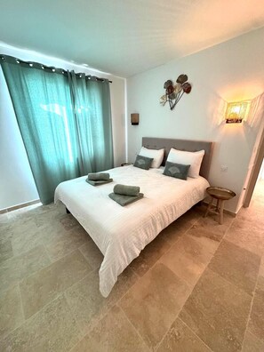 1 chambre, fer et planche à repasser, Wi-Fi, literie fournie