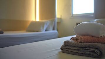 Economy Double Room | Desk, laptop workspace, free WiFi