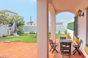 Unclassified image, 2 of 22, button