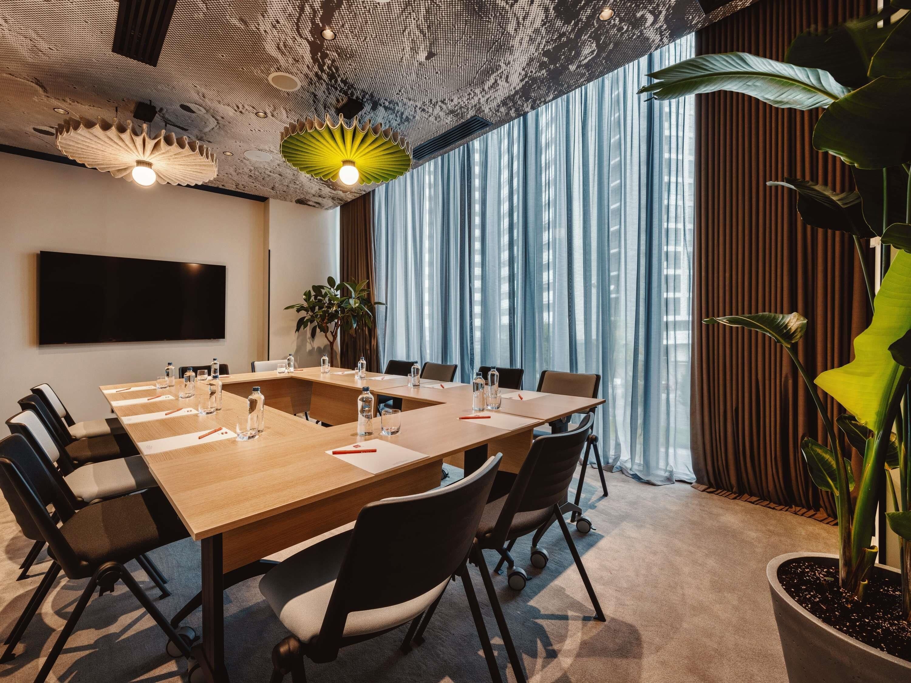 Meeting facility