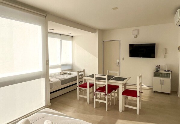 Free WiFi, bed sheets