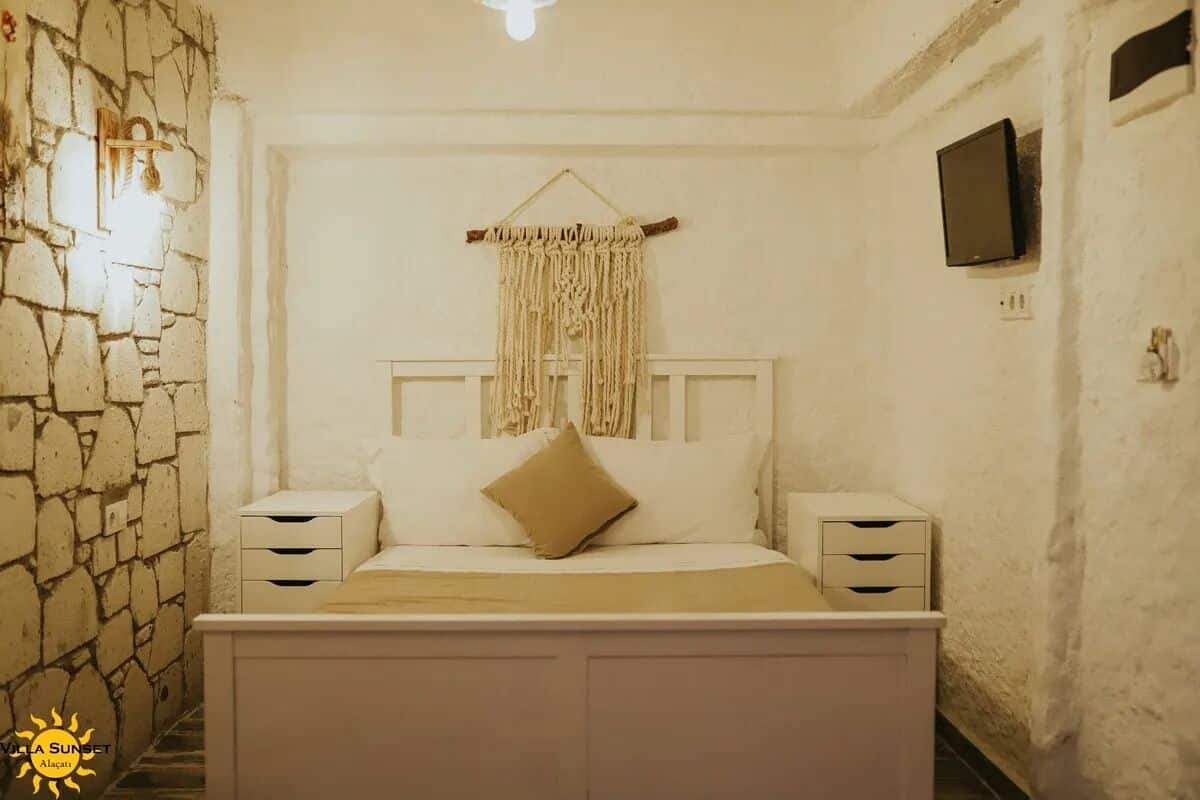 Economy Room