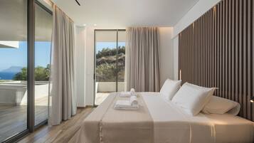 Five-Bedrooms Villa Majestic | Premium bedding, memory-foam beds, in-room safe, individually decorated