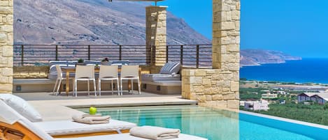 Villa Plethora | Terras