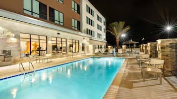Piscina stagionale all'aperto