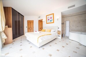 4 Schlafzimmer, Schreibtisch, BĂŒgeleisen/BĂŒgelbrett, Reisekinderbett