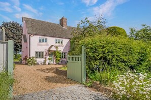 Exterior - Beautiful 3BD Family Retreat in Oxfordshire (Foscot)