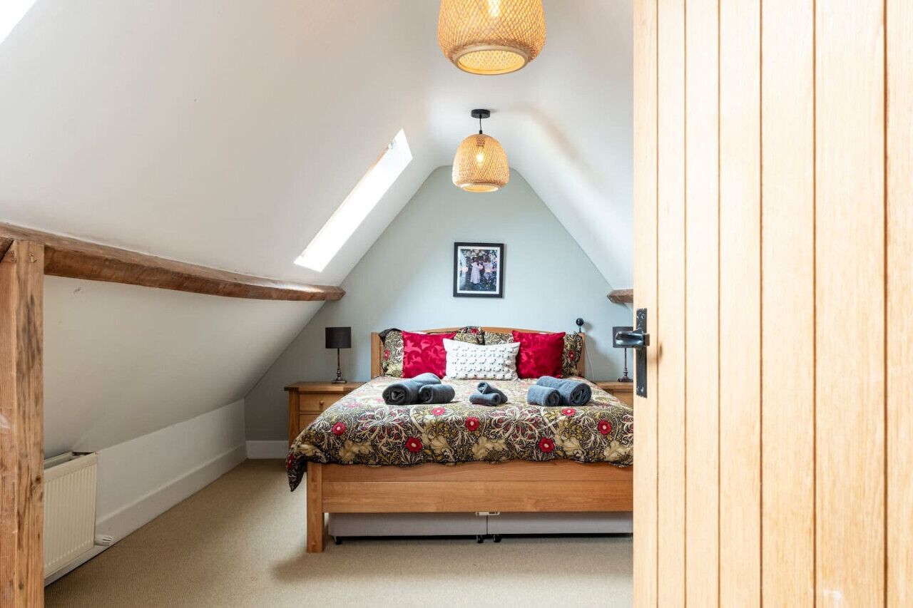 3 bedrooms, desk, iron/ironing board, free WiFi