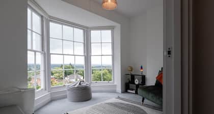 Cosy 1BD in Malvern With Stunning Views