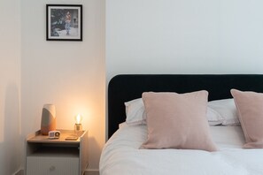 1 chambre, fer et planche Ă repasser, Wi-Fi, draps fournis