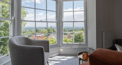 Cosy 1BD in Malvern With Stunning Views