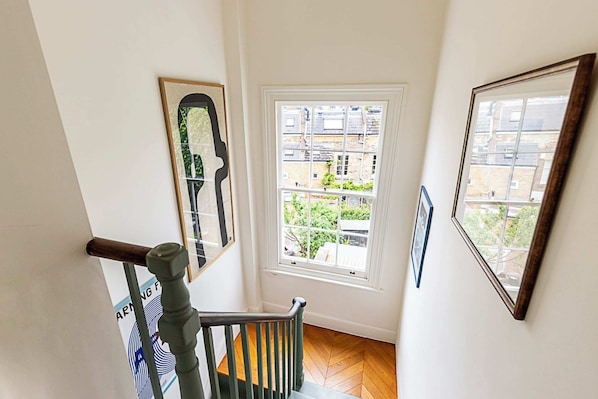 Basic Apartment | Interior - Charming Kentish Town Flat (London)