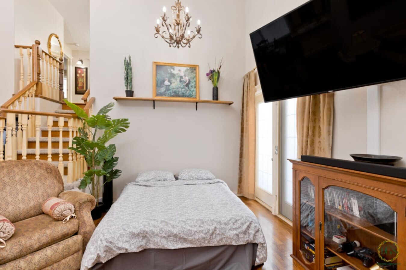 Desk, iron/ironing board, travel crib, free WiFi