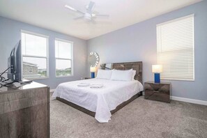 6 bedrooms, iron/ironing board, travel cot, WiFi - Luxury 6BR Resort Home - Near Disney - Pool, Hot Tub & BBQ! (Kissimmee)