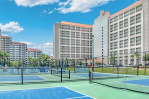 Sports court - 1411 The Tides at Tops'l - Gulf Front, Community Pool, Tennis Courts! (Miramar Beach)