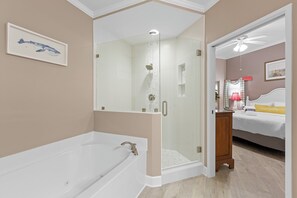 Towels - 1411 The Tides at Tops'l - Gulf Front, Community Pool, Tennis Courts! (Miramar Beach)