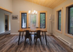 Dining - Modern luxury 2 bedroom on Eleanore Lake in Wisconsin's Northwoods (Land O Lakes)